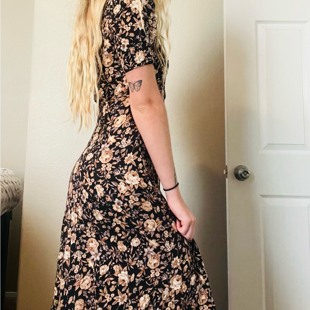LAST PRICE DROP Beautiful vintage floral dress - Picture 5 of 5